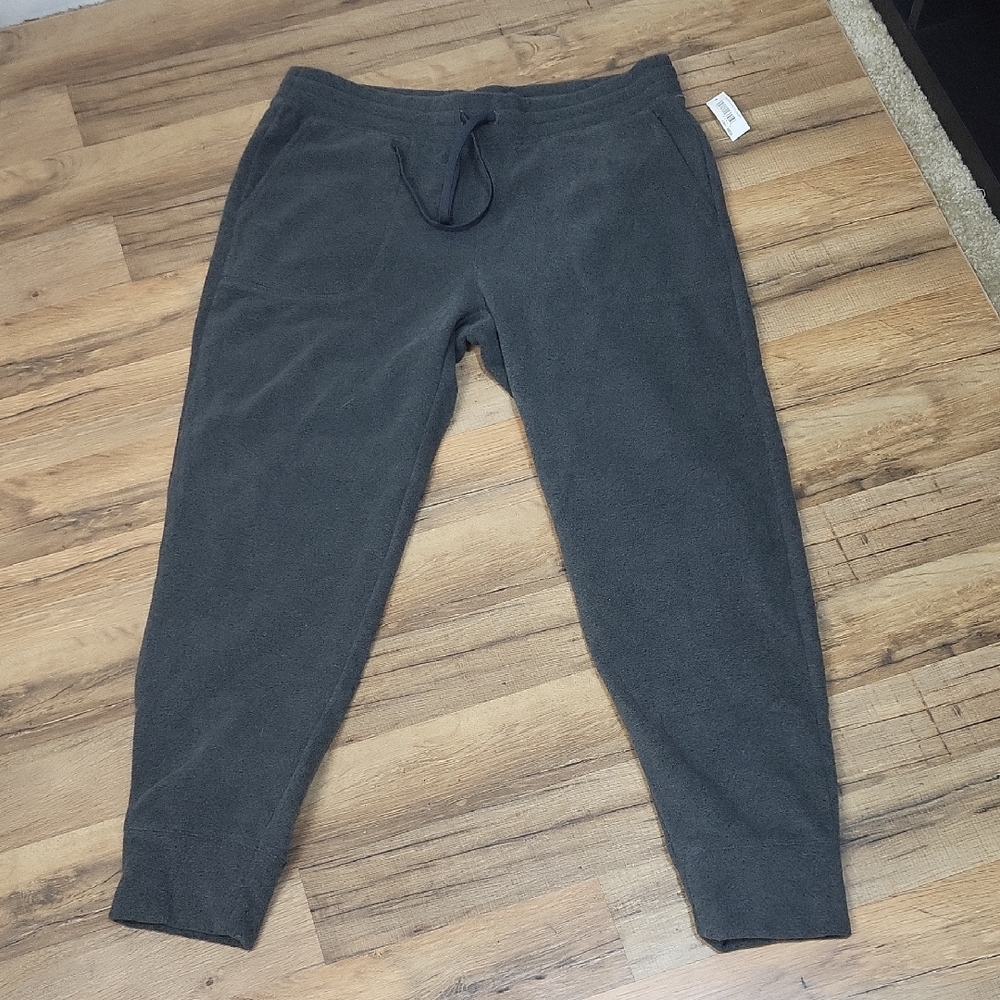 AMAZON ESSENTIALS Gray Polyester Brushed Fleece Drawstring Pocketed Jogger